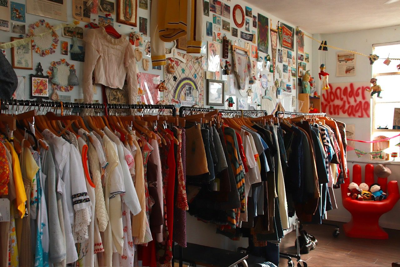 Hidden Gems in Honolulu for Vintage Clothes